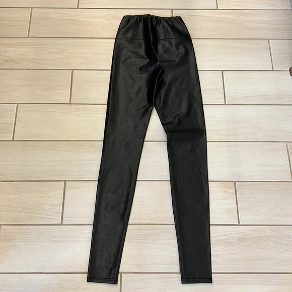 Wilfred Free Daria Legging in Black Faux Leather - Picture 6 of 7